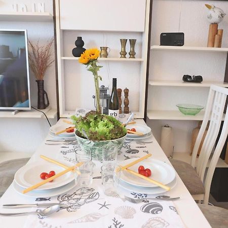 Einfaches 2-Zimmer-Appartement Mit Balkon. Вестерланд Екстериор снимка