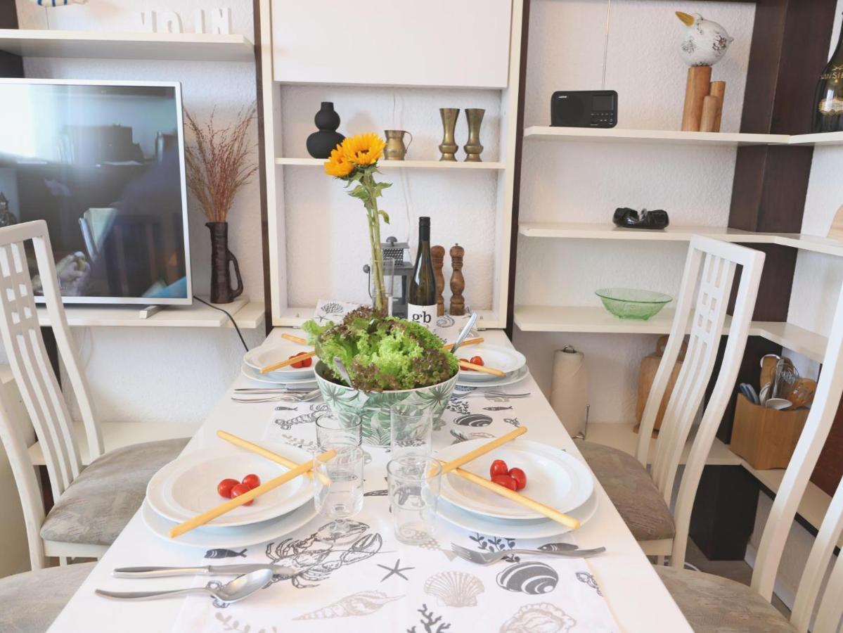 Einfaches 2-Zimmer-Appartement Mit Balkon. Вестерланд Екстериор снимка
