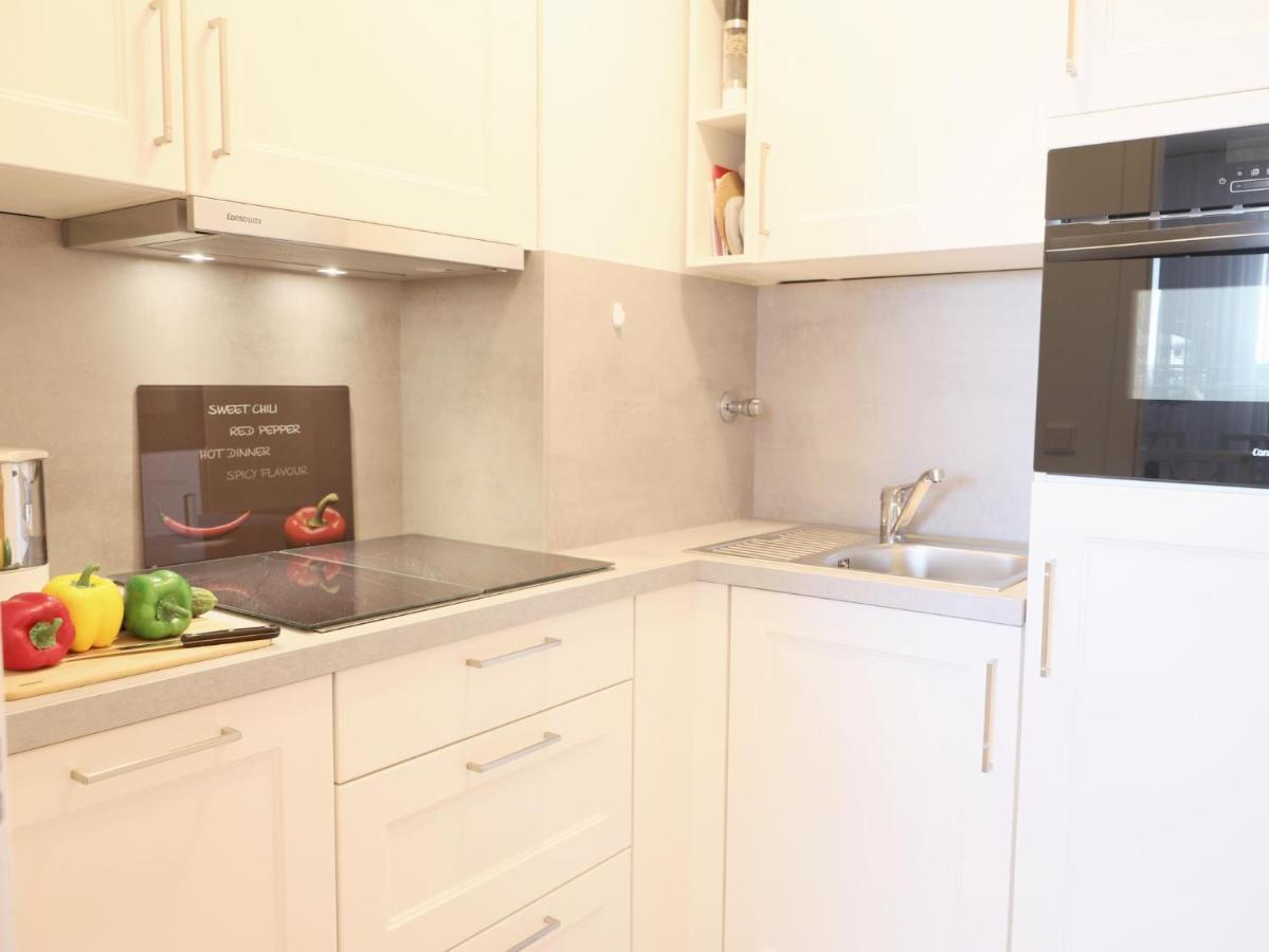 Einfaches 2-Zimmer-Appartement Mit Balkon. Вестерланд Екстериор снимка