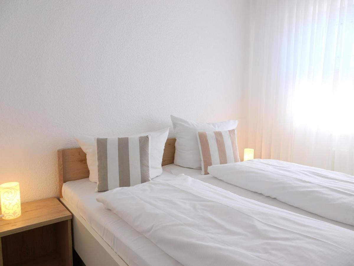 Einfaches 2-Zimmer-Appartement Mit Balkon. Вестерланд Екстериор снимка
